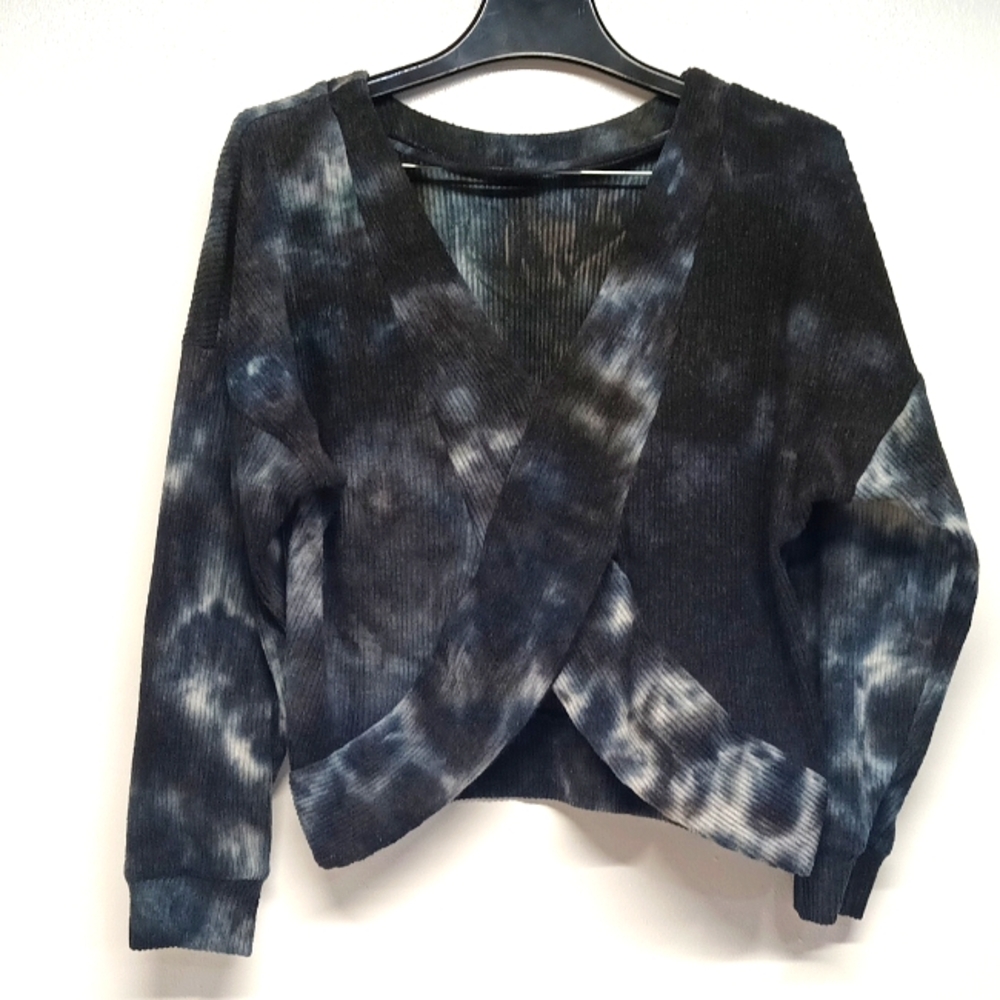 Stylish tie Dye top casual long sleeve Criss Cross back neckline front sz L